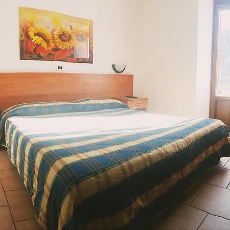 Hotel Miramonti Claviere Exterior photo